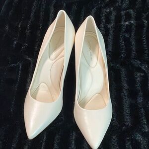 ANTONIO MELANI Light Cream Pointed-Toe Pumps